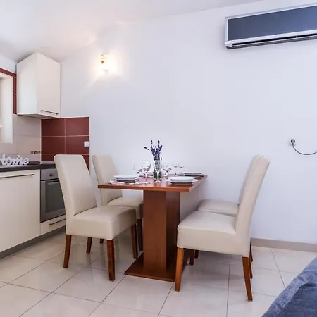 马里纳公寓式酒店 * 扎达尔